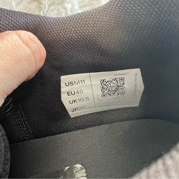 ON Running The Roger Clubhouse Pro Athletic Shoes Black White Men’s size 11 - Picture 10 of 10